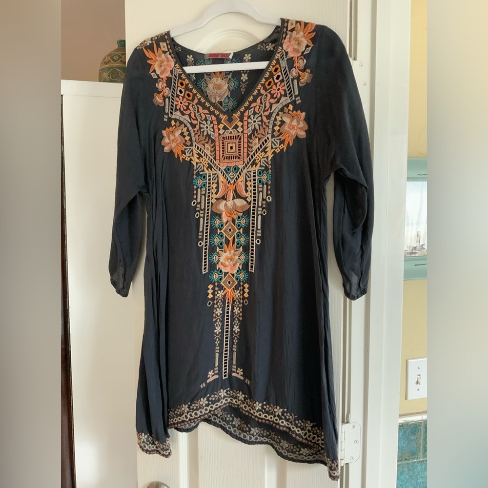 Johnny was tunic with peach embroidery